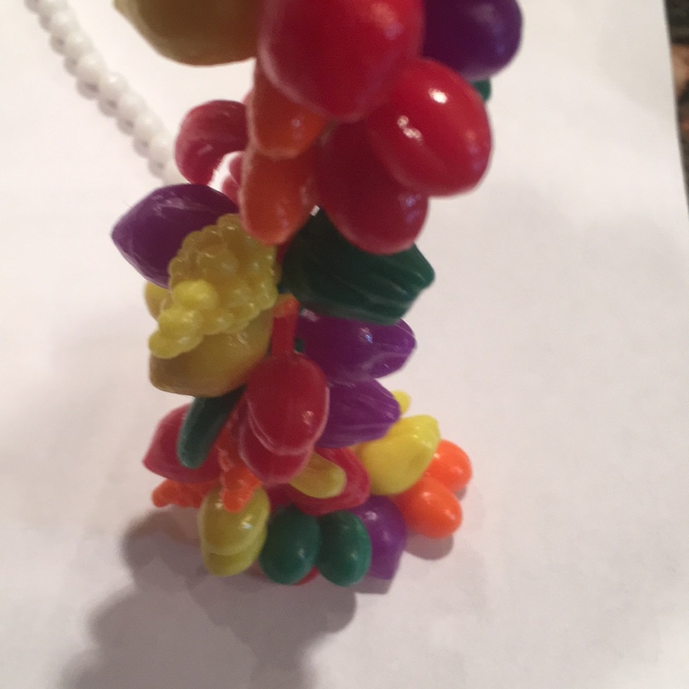 Vintage plastic colorful fruit beaded necklace - Picture 7 of 8